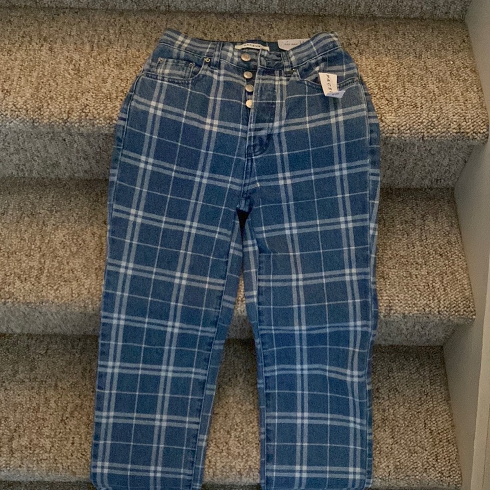 High waisted jeans